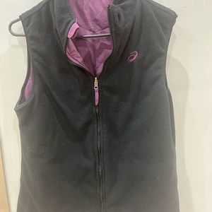 Asics reversible vest. Great condition and from a smoke free house.